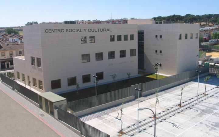 Centro Social y Cultural Montequinto. Biblioteca Pública Miguel Delibes